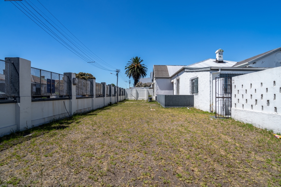 To Let 9 Bedroom Property for Rent in Maitland Western Cape